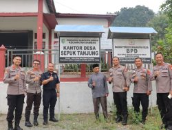 Karhutla Jadi Perhatian, Serdik Sespimmen Polri Sasar Tiga Desa di Sambas Hingga Bagikan Masker dan Air Bersih